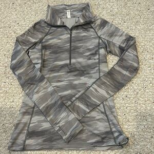 Under Armour 1/2 zip pull over